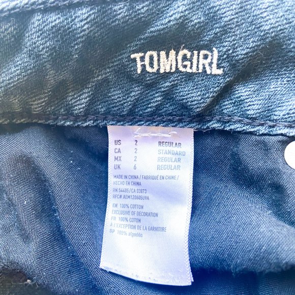 American Eagle Distressed Tomgirl Black Jeans 2 - Picture 7 of 11